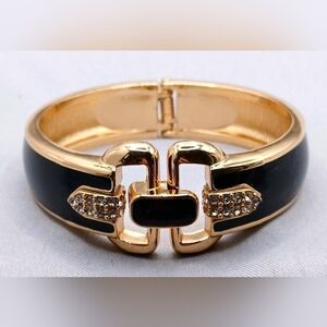 Gorgeous Stella Dot Hingeg Bangle Bracelet.